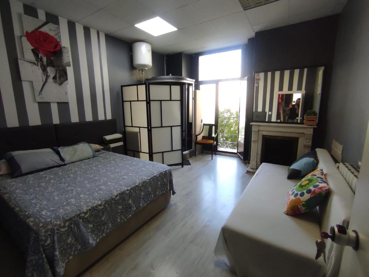 Parsa Homstay Madrid Dış mekan fotoğraf